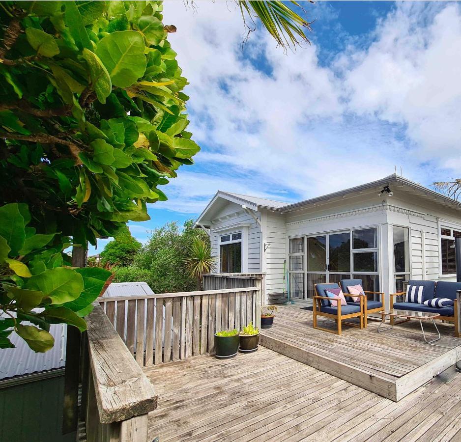 Cabbage Tree - Summer Or Winter Beachfront Haven Papamoa Bagian luar foto